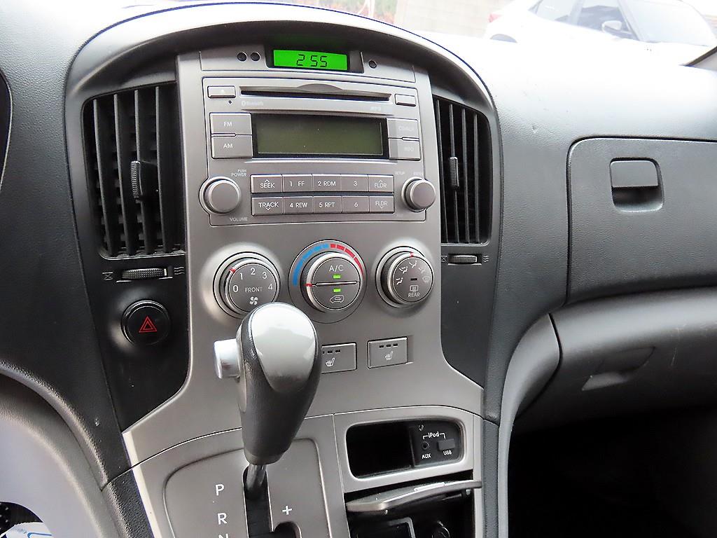 HYUNDAI Starex - Vista 10