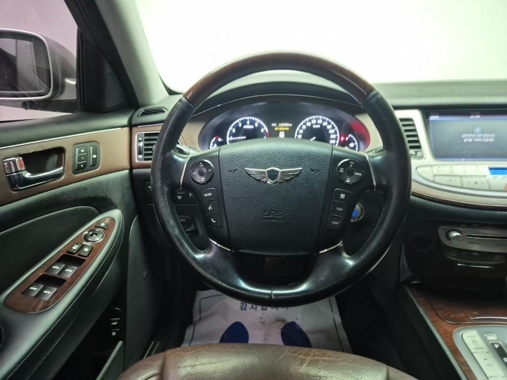 HYUNDAI Genesis - Vista 9