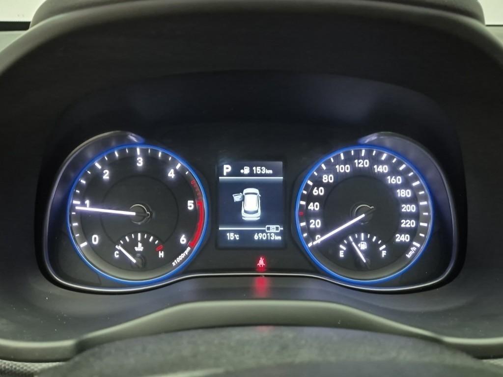 HYUNDAI Kona - Vista 6