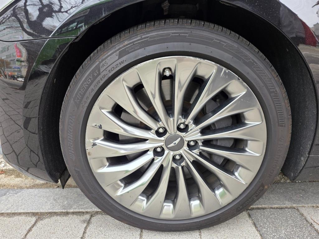 Genesis EQ900 - Vista 10