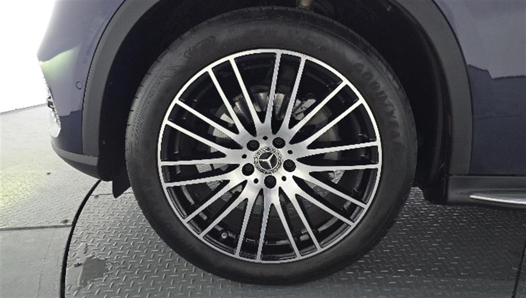 Mercedes Benz GLC Class - Vista 5