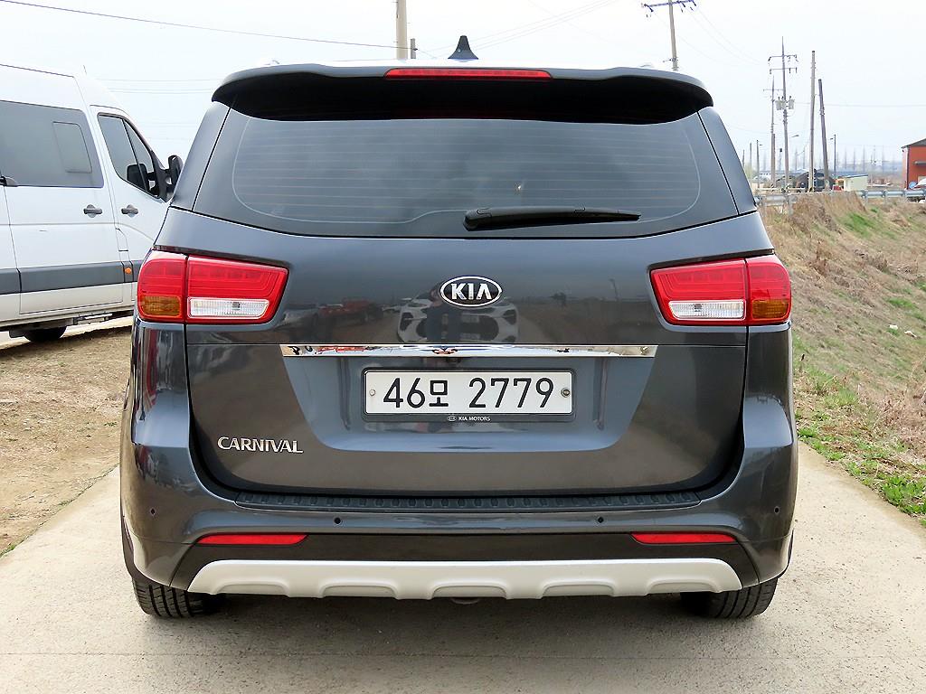 KIA Carnival - Vista 4