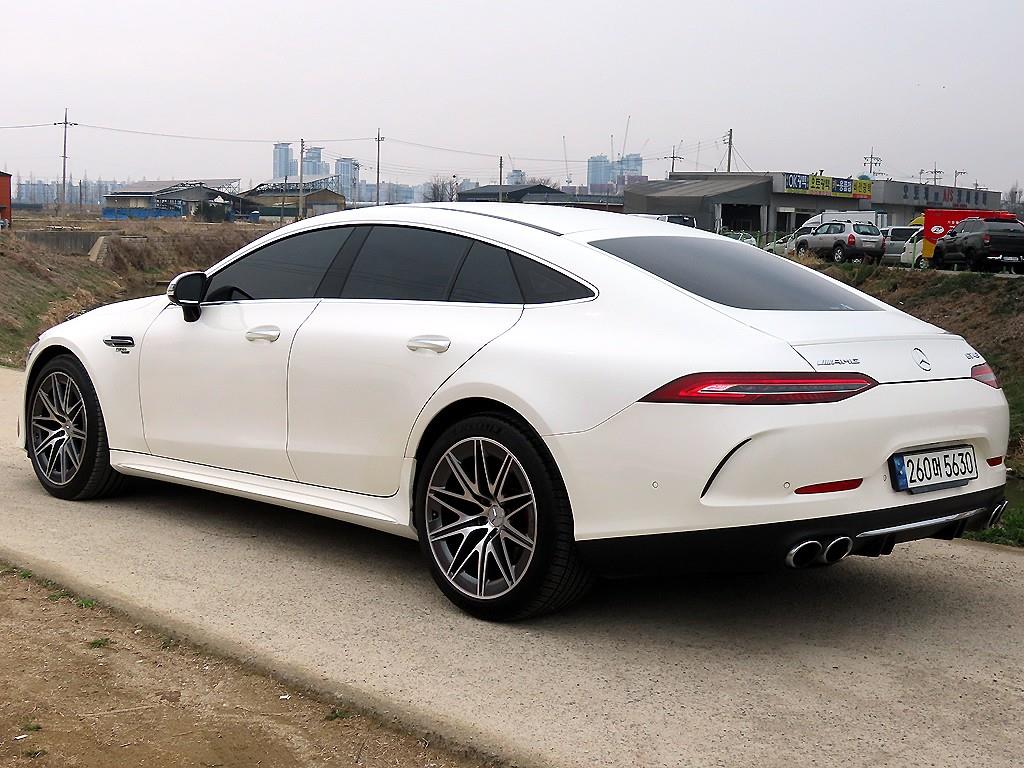 Mercedes Benz AMG GT - Vista 3