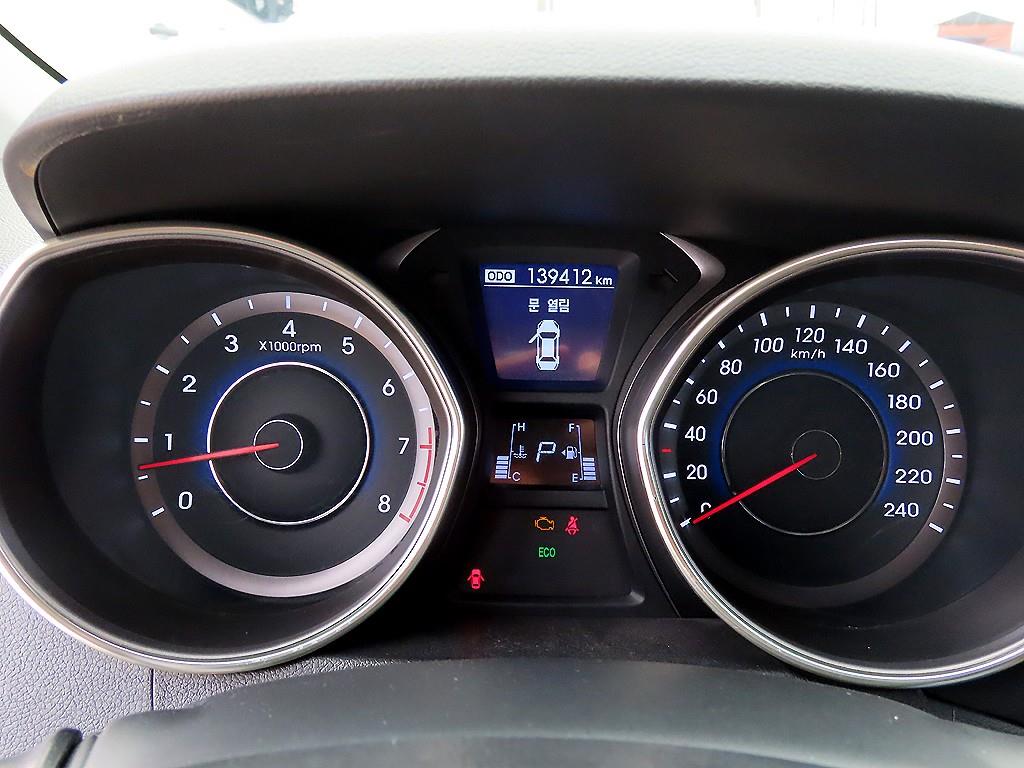 HYUNDAI Avante - Vista 8