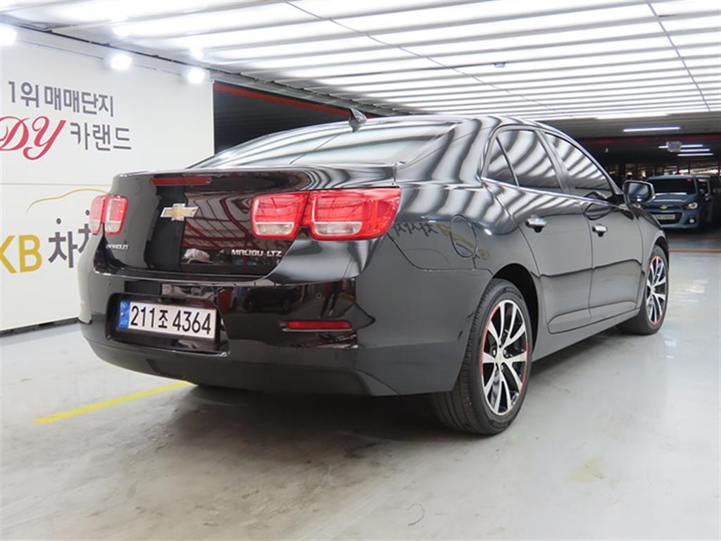 Chevrolet Malibu - Vista 4