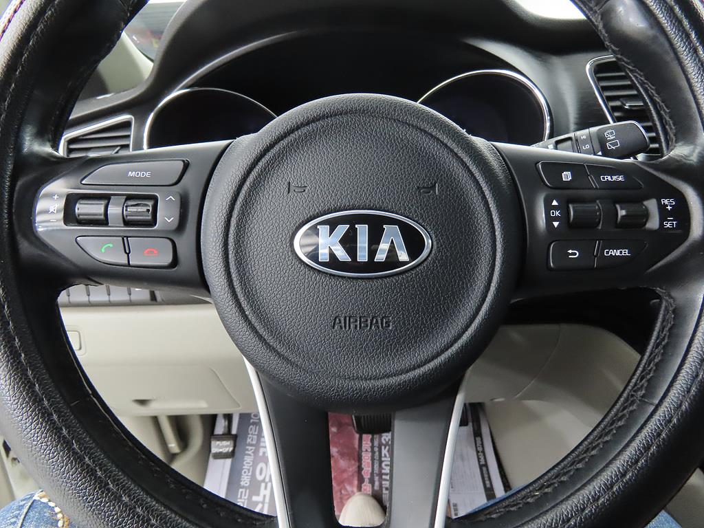 KIA Carnival 2018 the color of pearl - Importación desde Corea - HF Imports Iquique - Foto 15