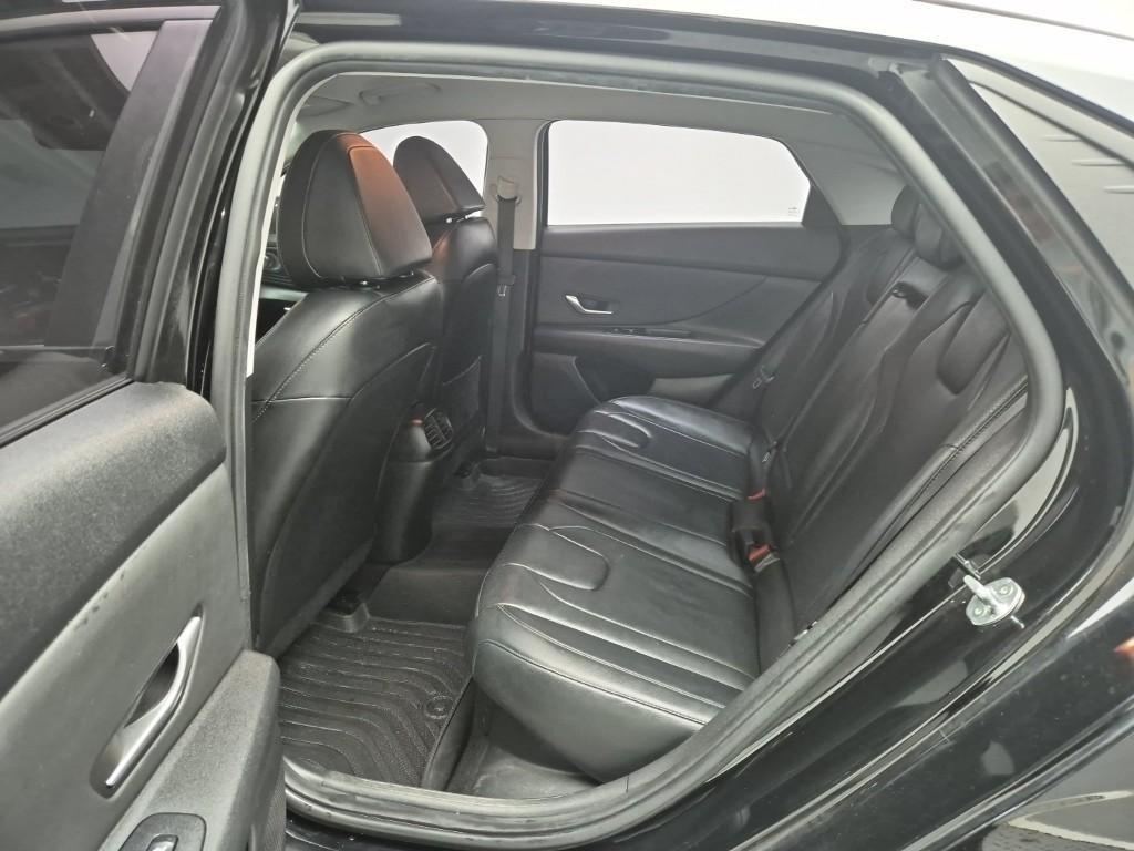 HYUNDAI Avante - Vista 12