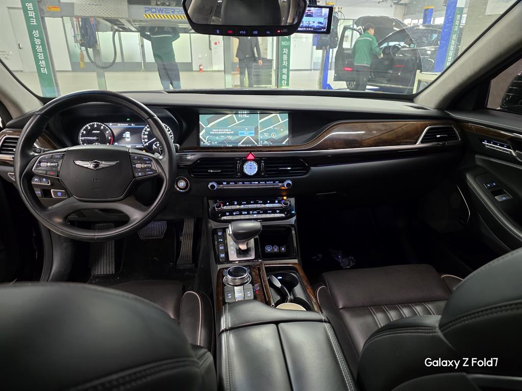 Genesis EQ900 - Vista 5