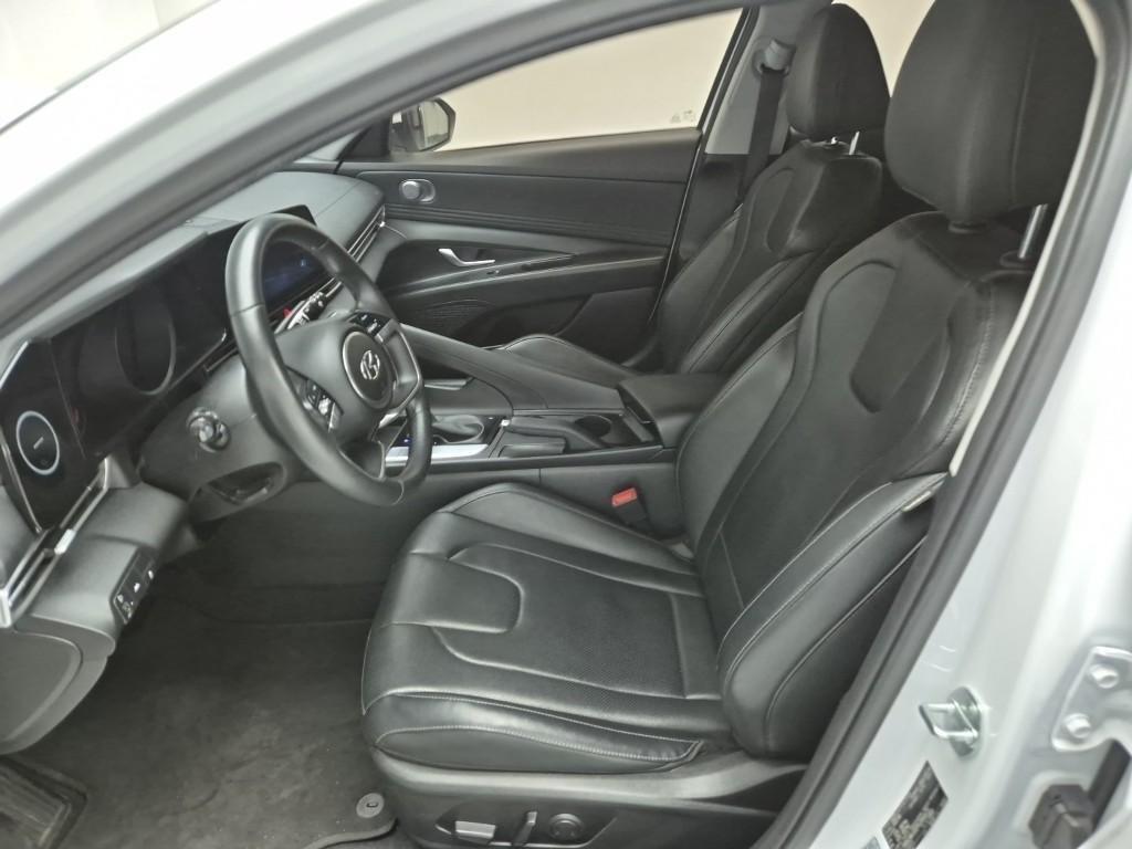 HYUNDAI Avante - Vista 11