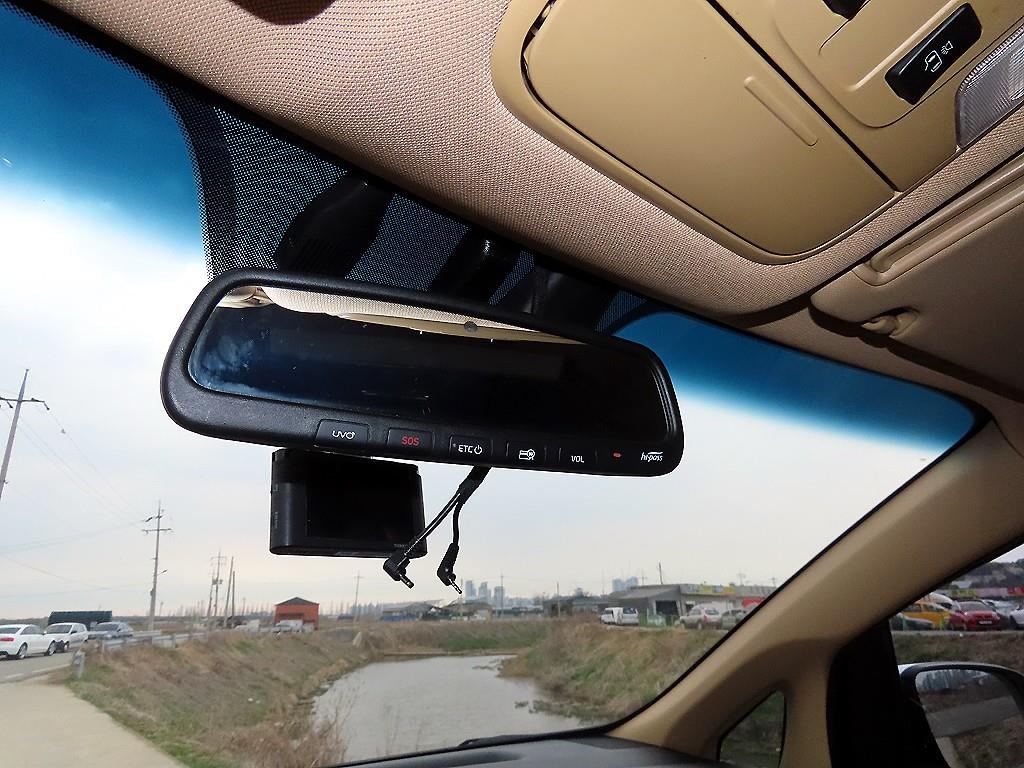 KIA Carnival - Vista 12