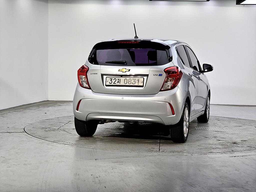 Chevrolet Spark - Vista 3