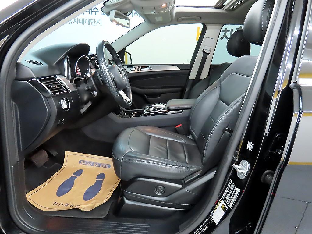 Mercedes Benz GLE Class - Vista 5