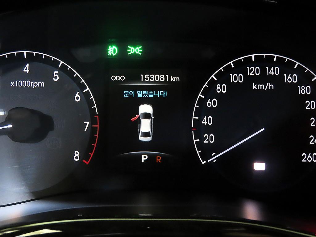 HYUNDAI Genesis - Vista 9