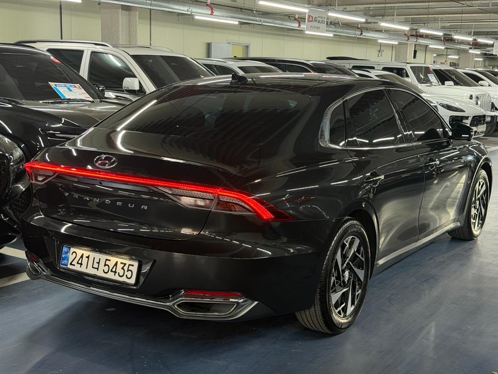 HYUNDAI Grandeur - Vista 4