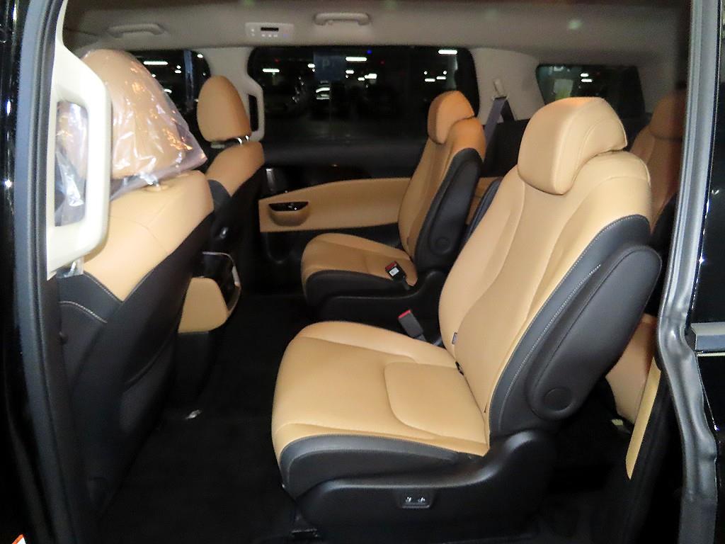 KIA Carnival - Vista 7