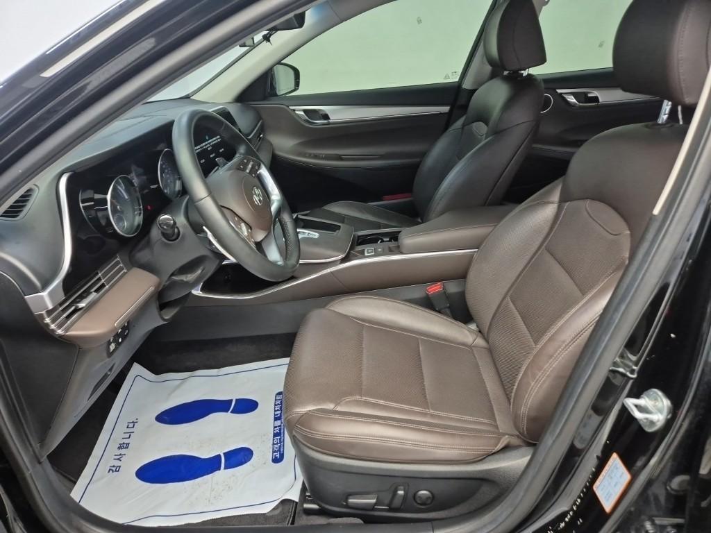 HYUNDAI Grandeur - Vista 11