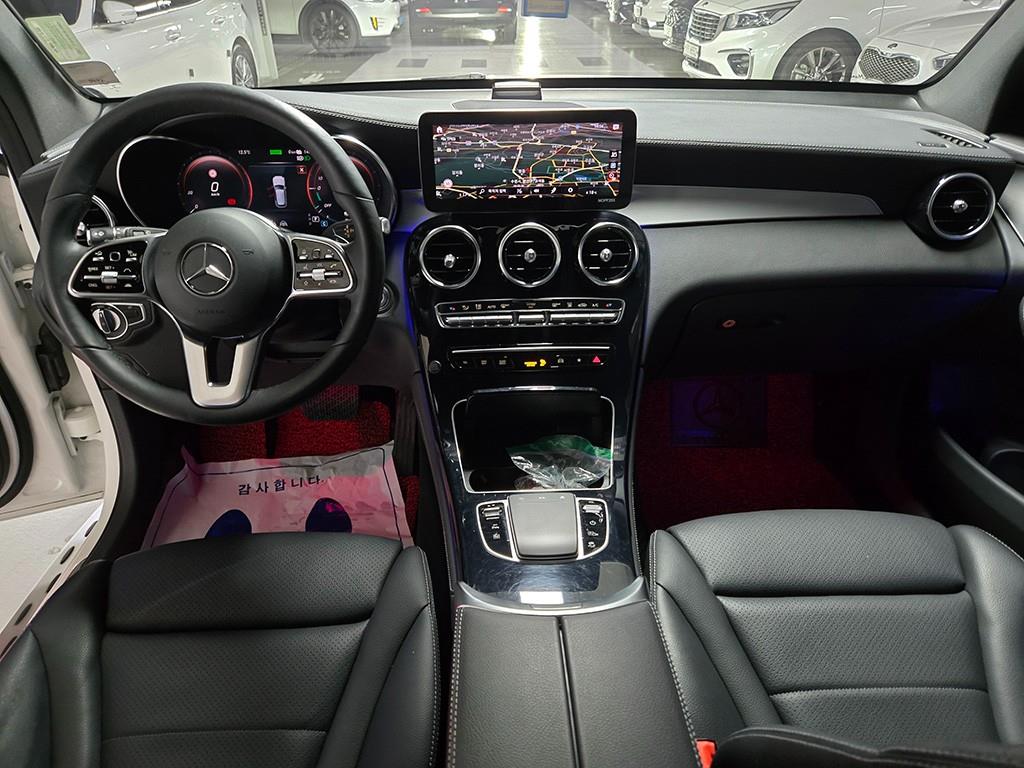 Mercedes Benz GLC Class - Vista 9