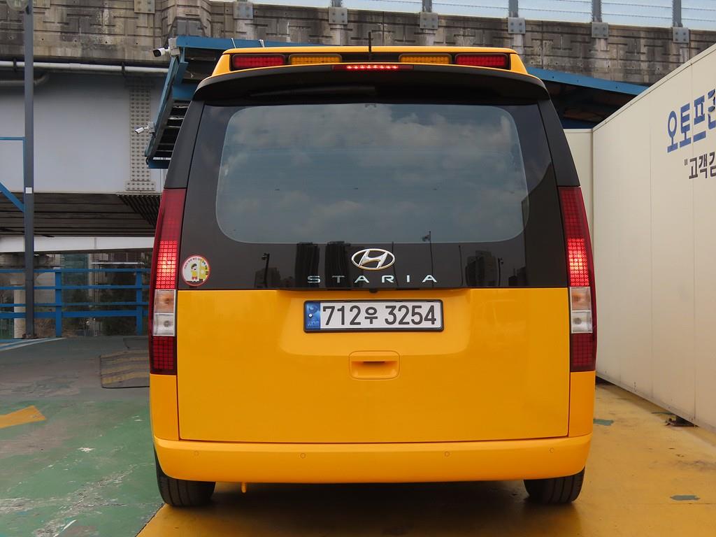 HYUNDAI Staria - Vista 4