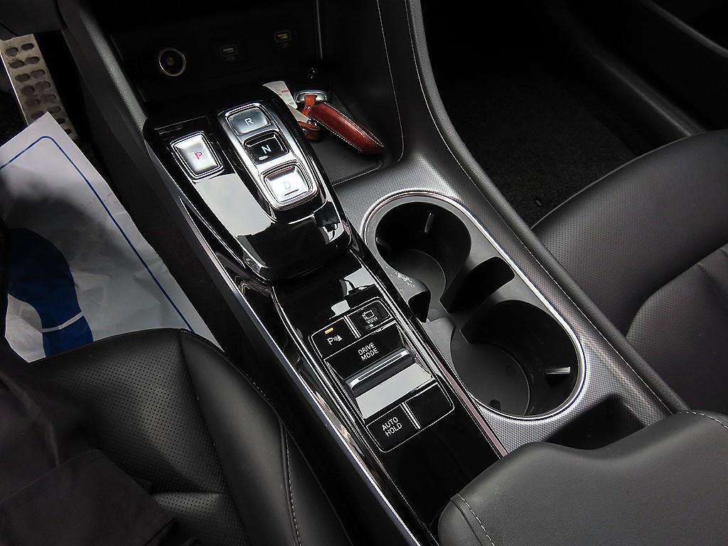 HYUNDAI Sonata - Vista 2