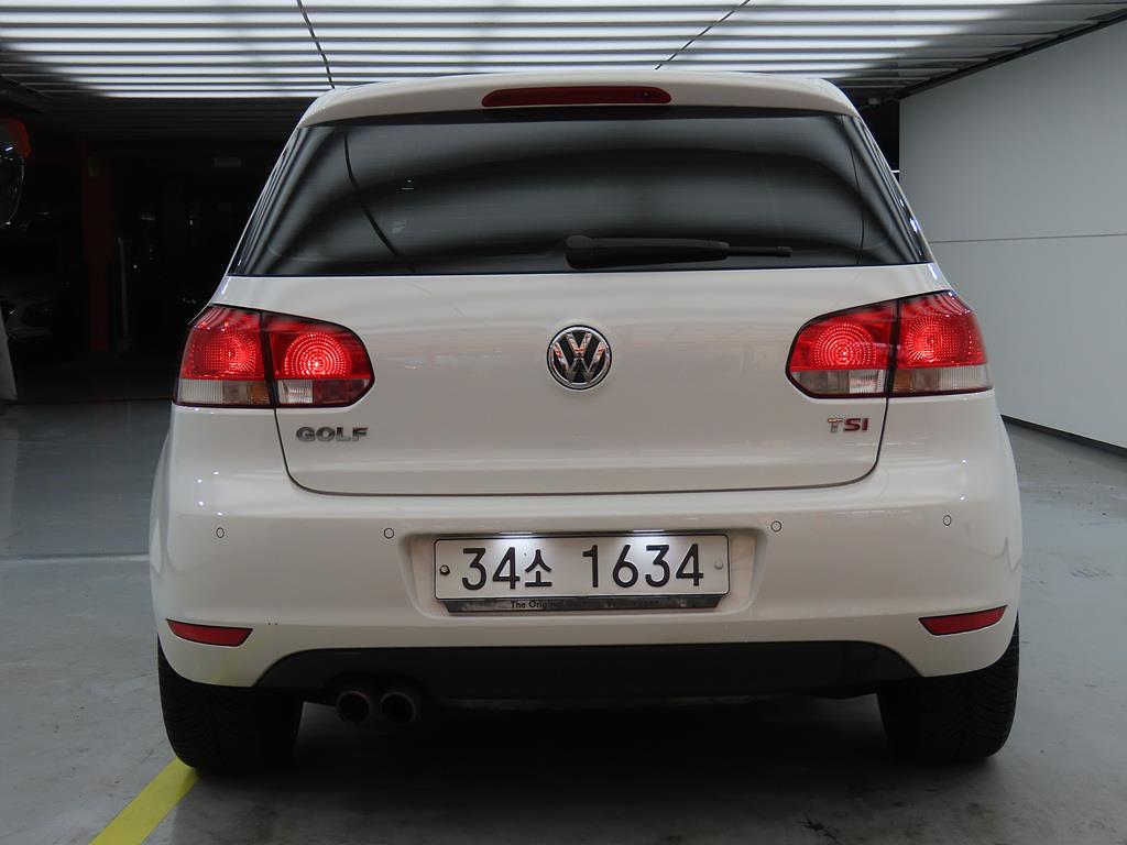 Volkswagen Golf - Vista 4