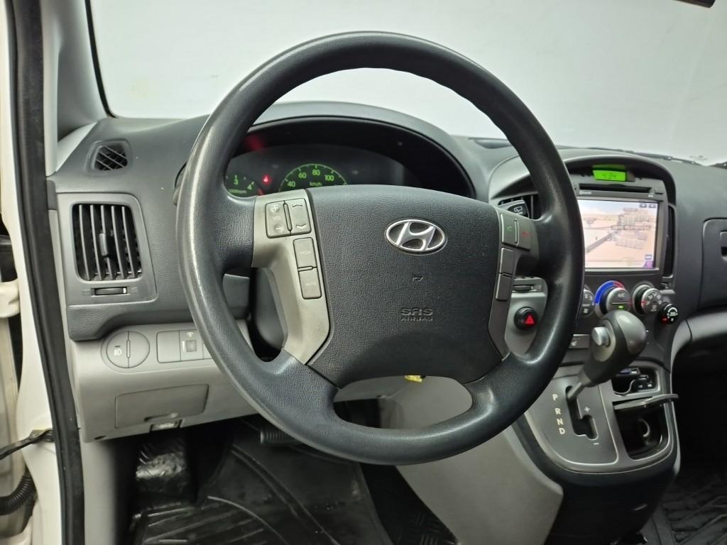 HYUNDAI Starex - Vista 8