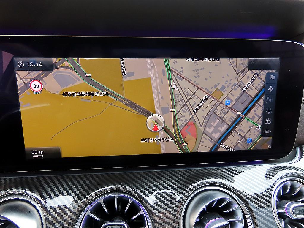 Mercedes Benz E class - Vista 12