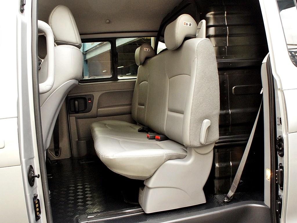 HYUNDAI Starex - Vista 11