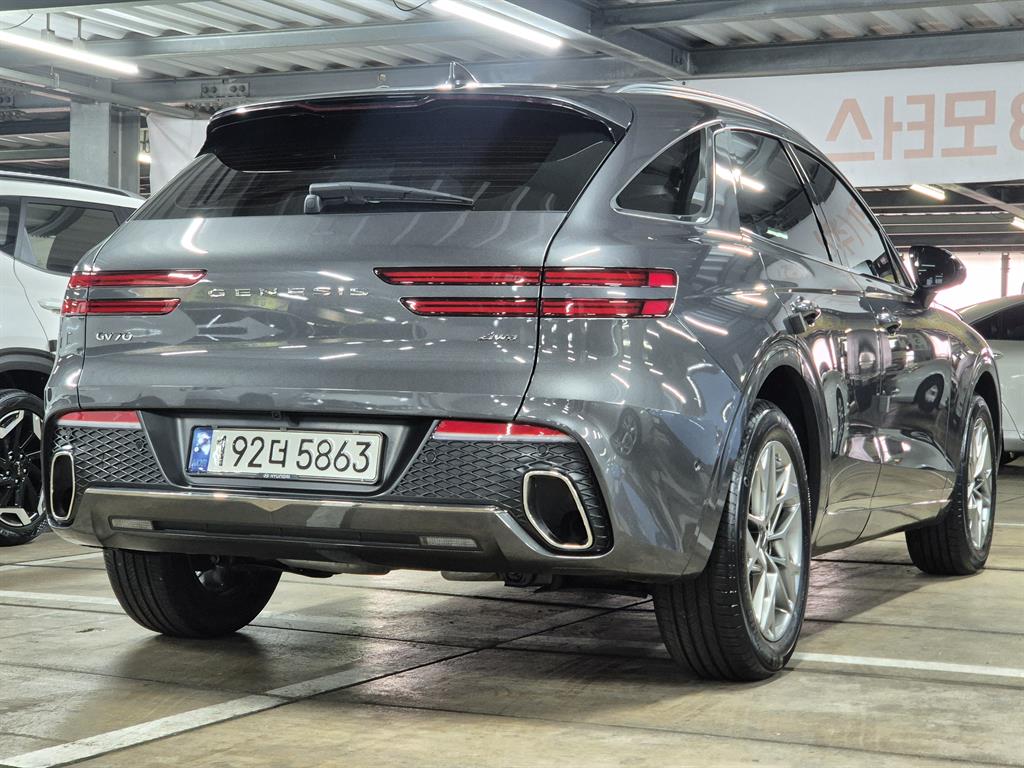 Genesis GV70 - Vista 3