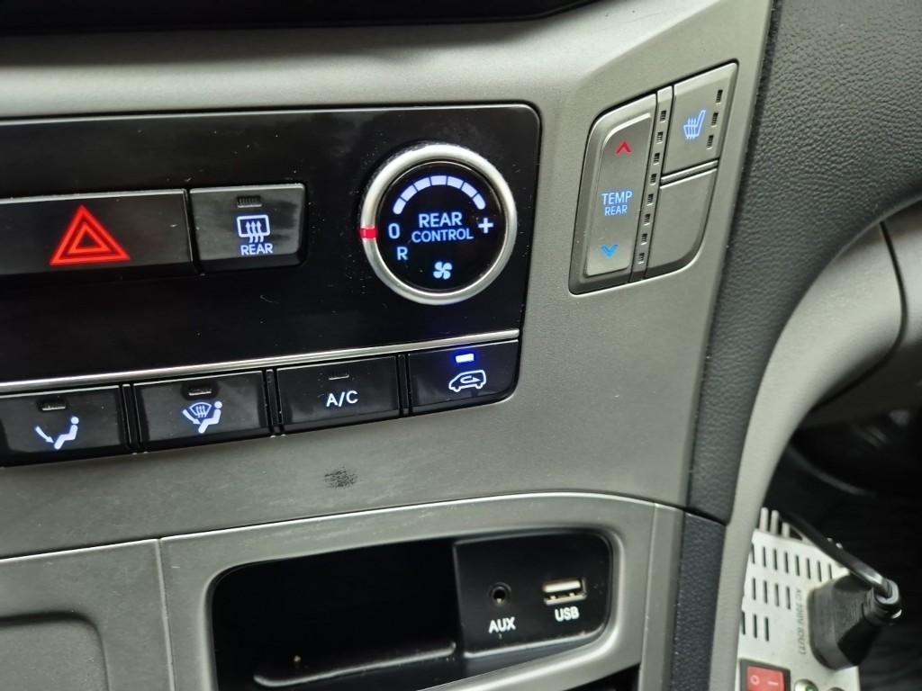 HYUNDAI Starex - Vista 12