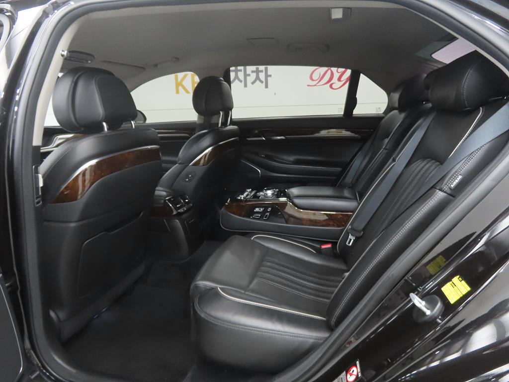 Genesis EQ900 - Vista 6