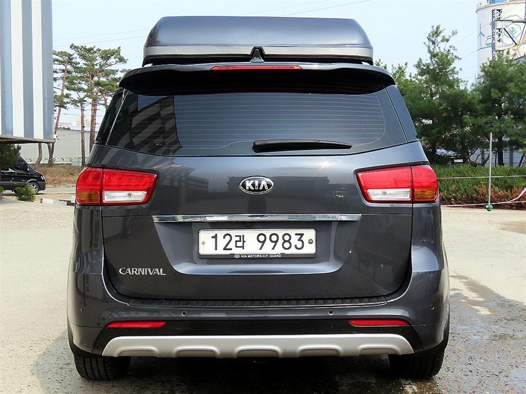 KIA Carnival - Vista 4