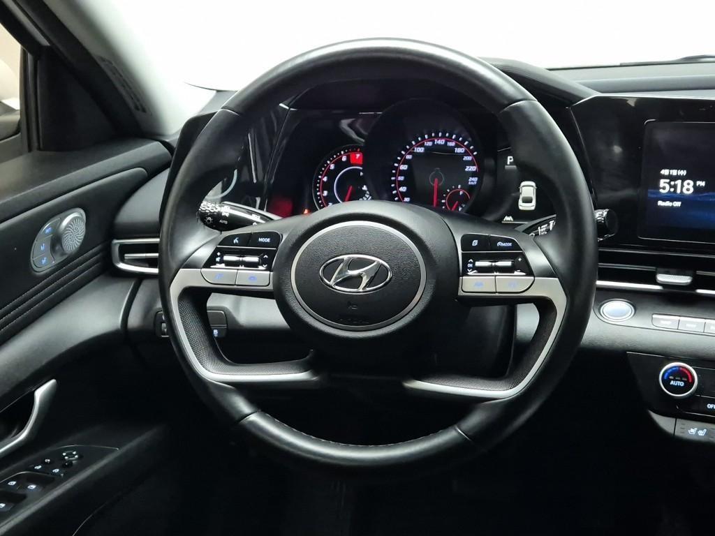 HYUNDAI Avante - Vista 9