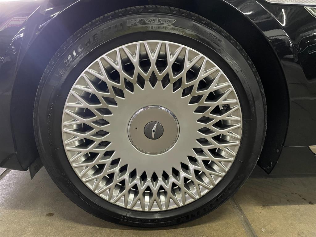 Genesis G90 - Vista 5