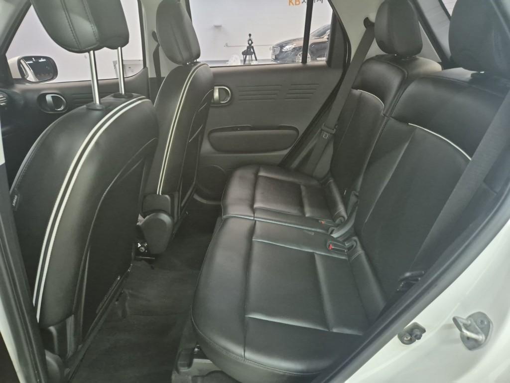 HYUNDAI Casper - Vista 12