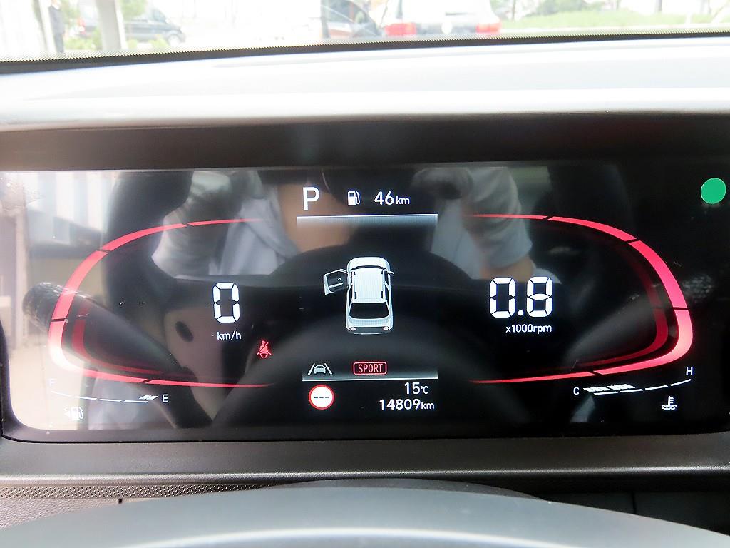 HYUNDAI Casper - Vista 9