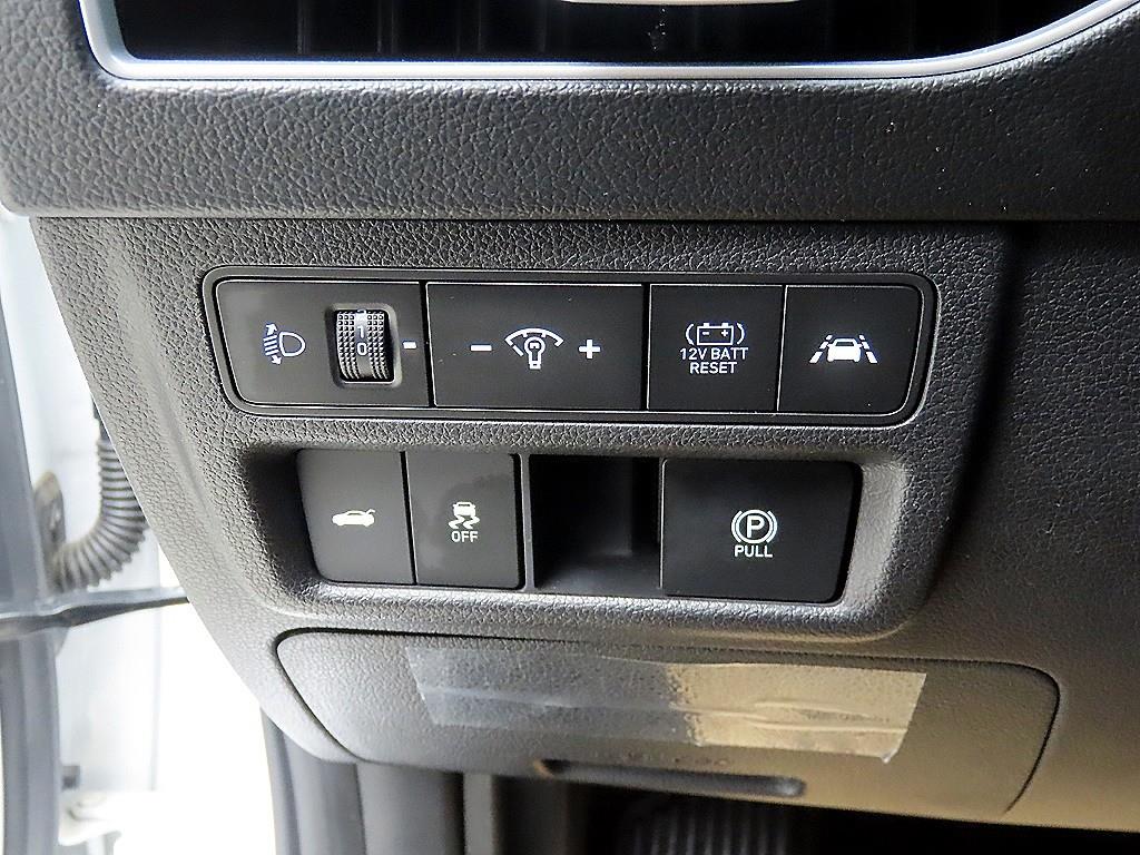 HYUNDAI Sonata - Vista 12