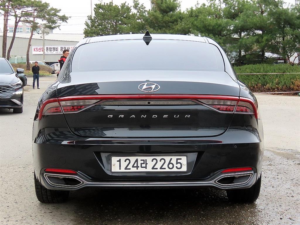 HYUNDAI Grandeur - Vista 4