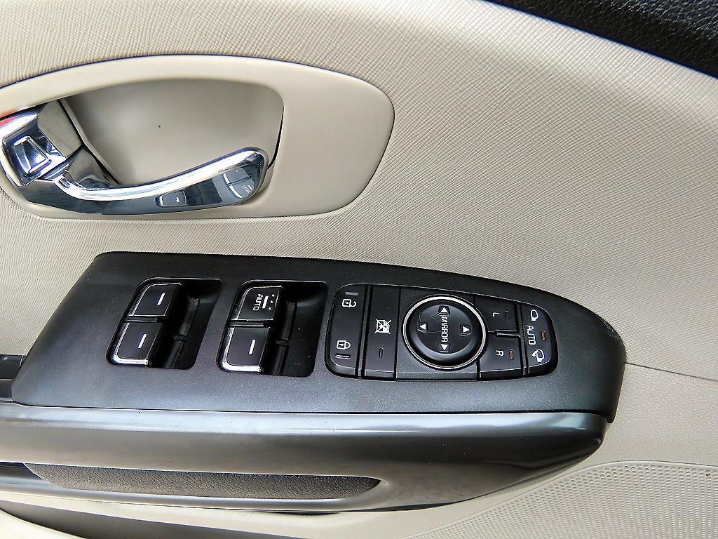 KIA Carnival - Vista 11