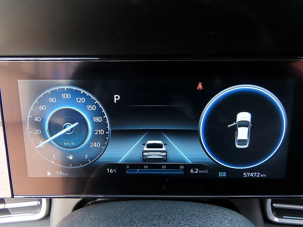 HYUNDAI Avante - Vista 9