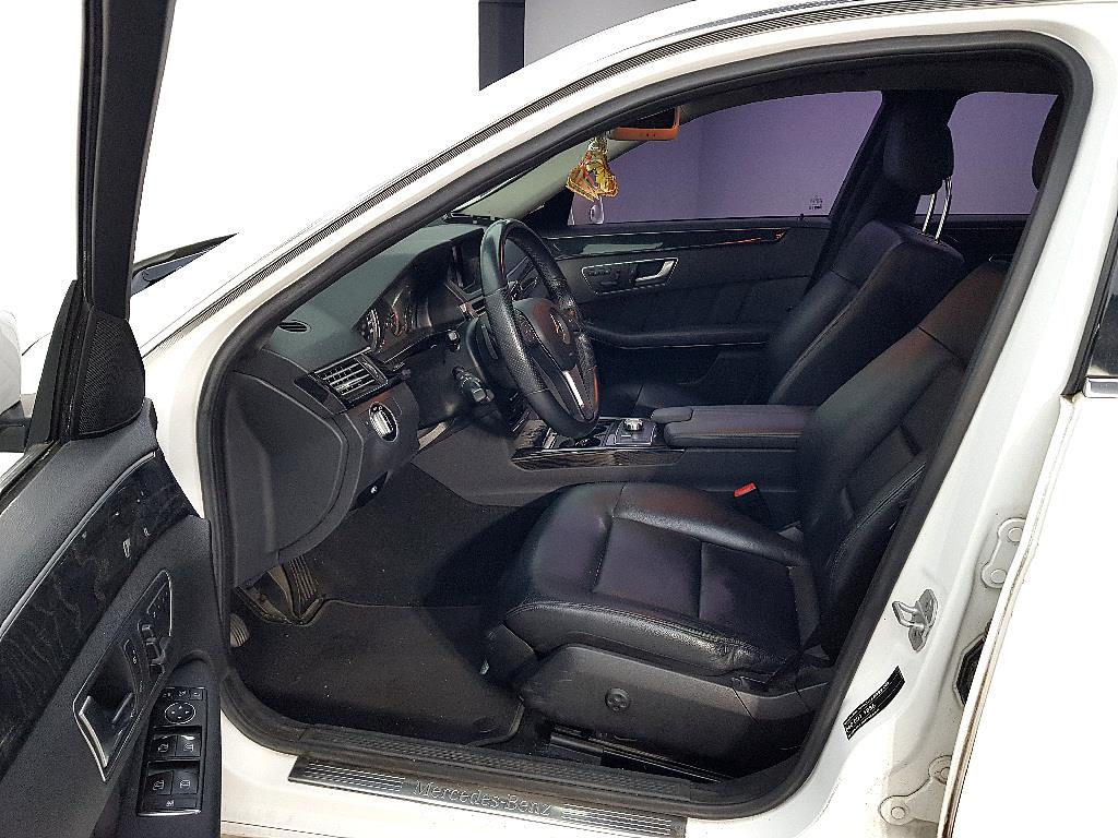 Mercedes Benz E class - Vista 8