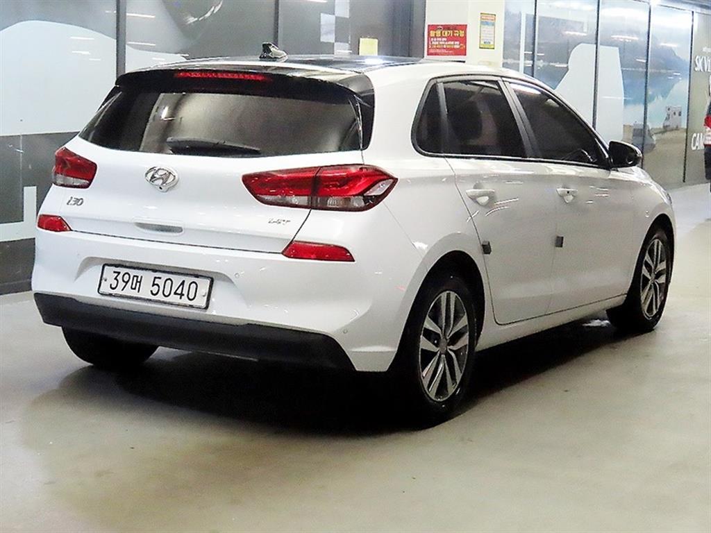 HYUNDAI i30 - Vista 4