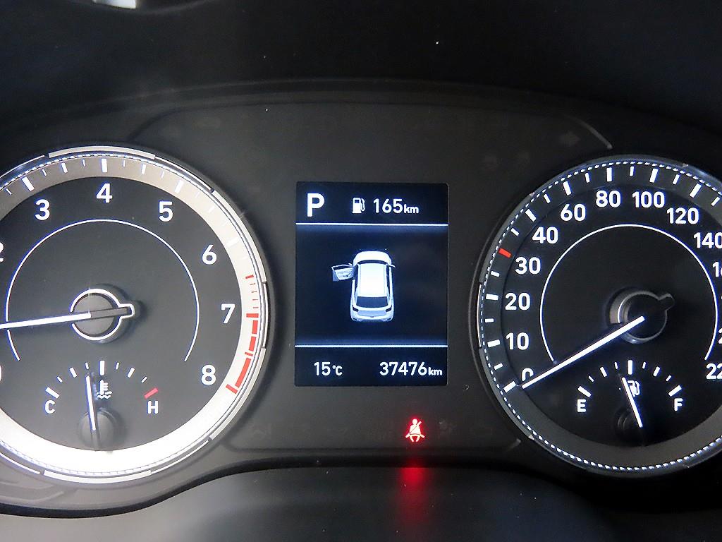 HYUNDAI Venue - Vista 8