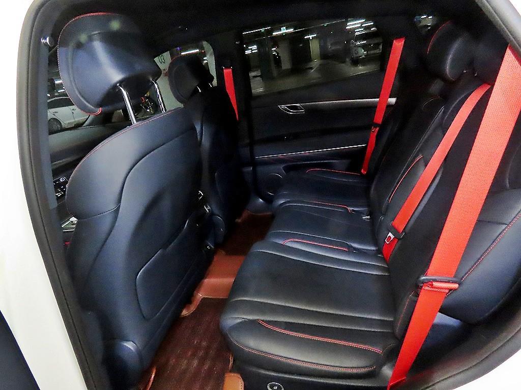 Genesis GV80 - Vista 7