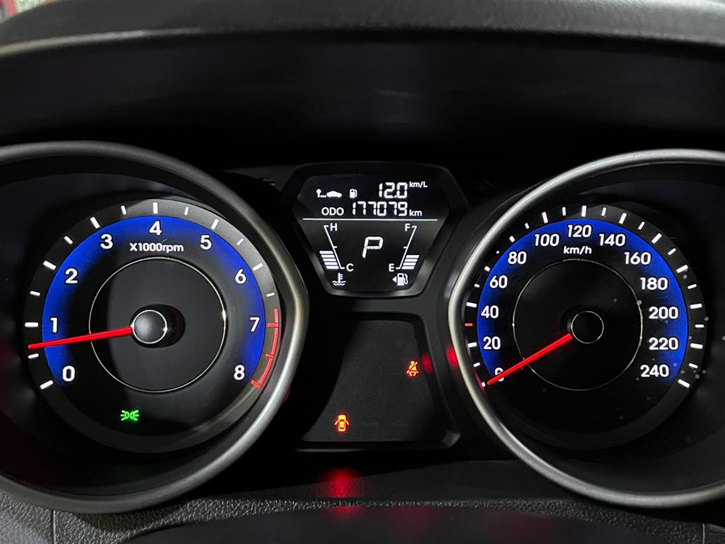 HYUNDAI Avante 2013 Gris - Importación desde Corea - HF Imports Iquique - Foto 14