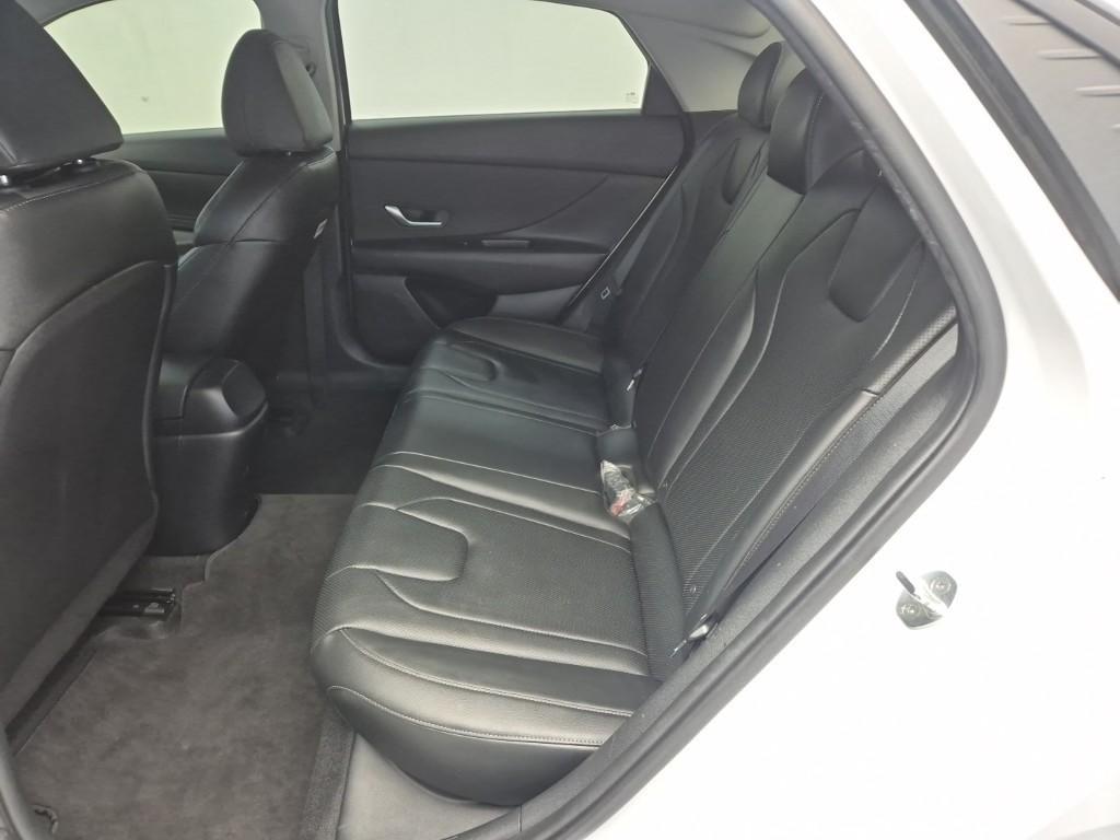 HYUNDAI Avante - Vista 12