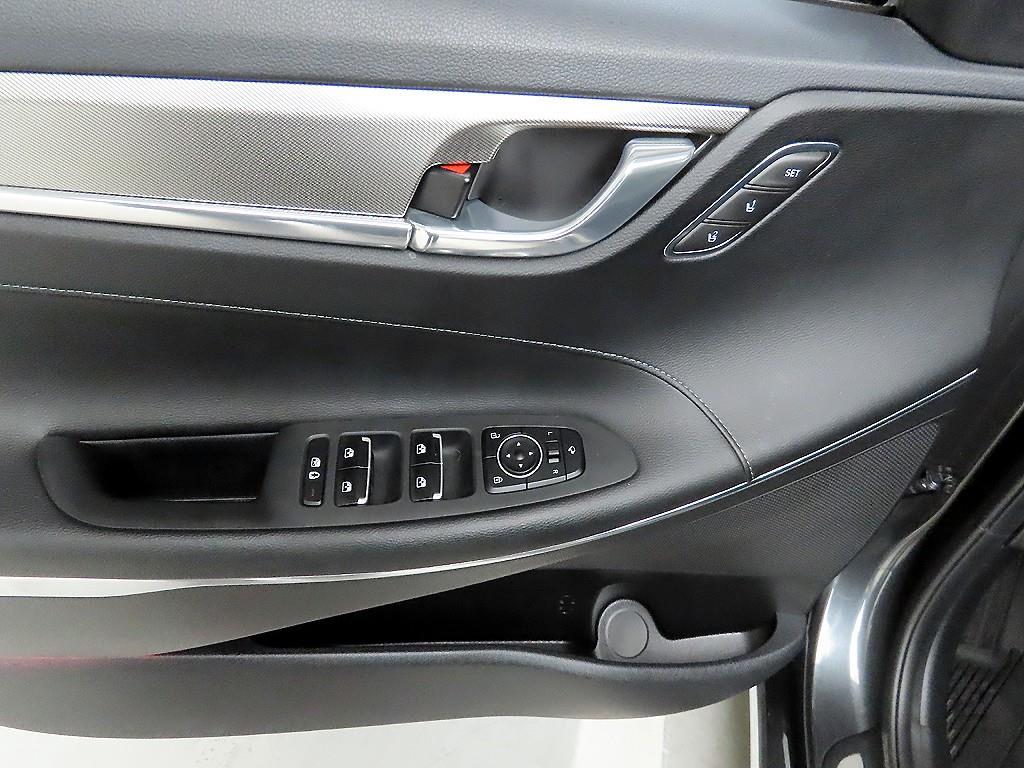 HYUNDAI Grandeur - Vista 11