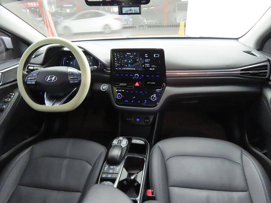 HYUNDAI Ioniq - Vista 5