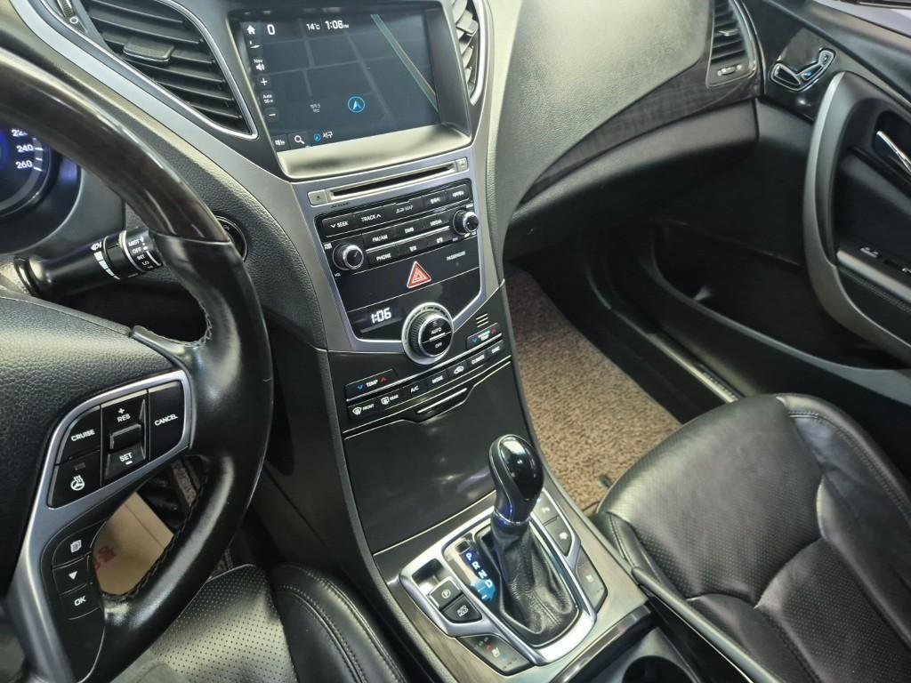 HYUNDAI Grandeur - Vista 10