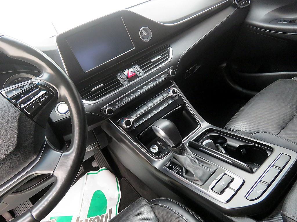 HYUNDAI Grandeur - Vista 11