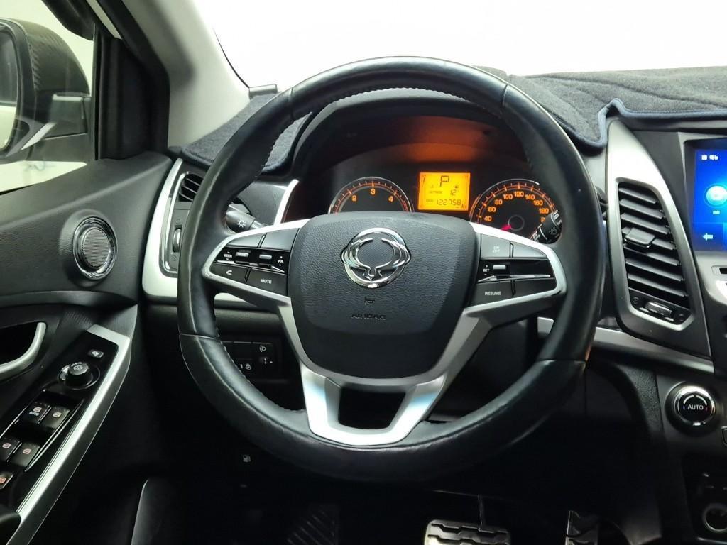 Ssangyong Korando - Vista 12